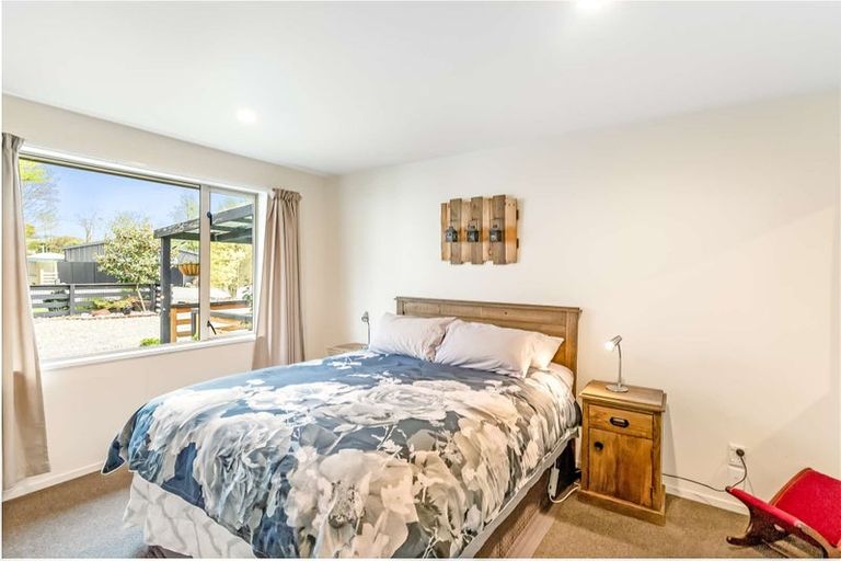 Photo of property in 4 Bluff Street, Coalgate, 7673