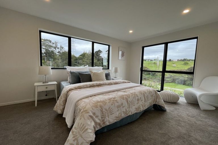 Photo of property in 1 Whawhaki Lane, Kumeu, 0810