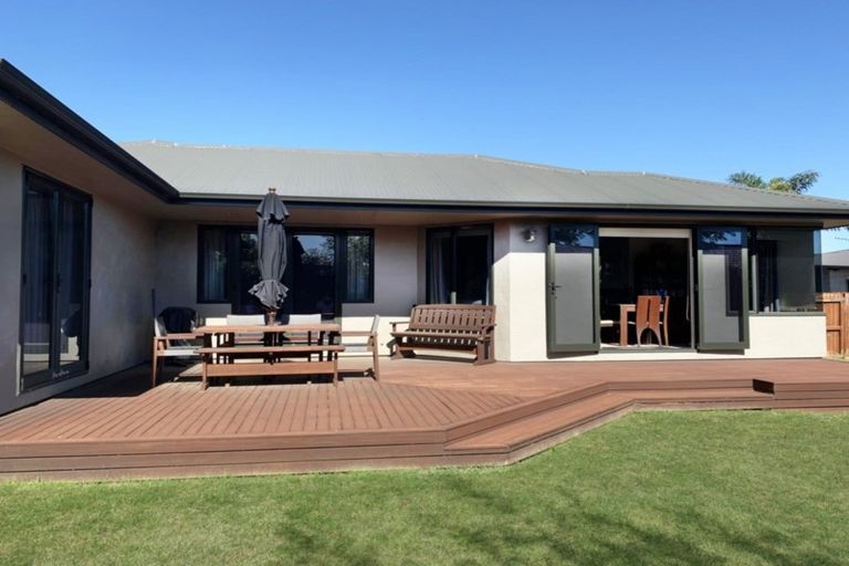 Photo of property in 11 Fairview Place, Havelock North, 4130