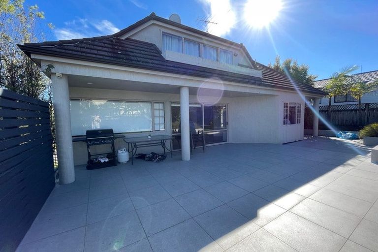 Photo of property in 126 Wiseley Road, West Harbour, Auckland, 0618
