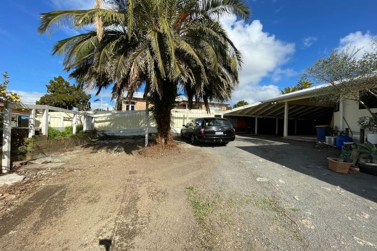 Photo of property in 32a Te Atatu Road, Te Atatu South, Auckland, 0610