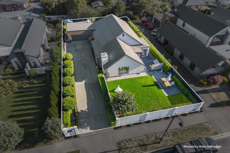 Photo of property in 10 Lakebridge Place, Parklands, Christchurch, 8083