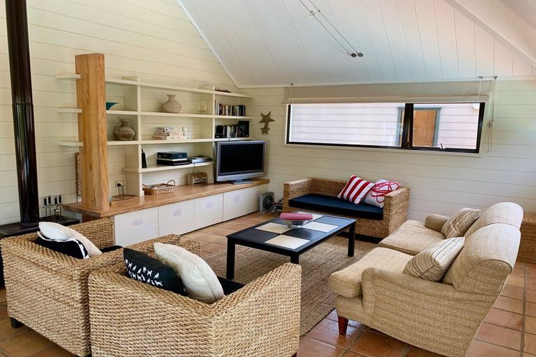 Photo of property in 34 Harbour View Road, Leigh, 0985