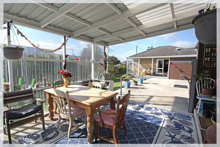 Photo of property in 8 Huia Street, Foxton Beach, Foxton, 4815