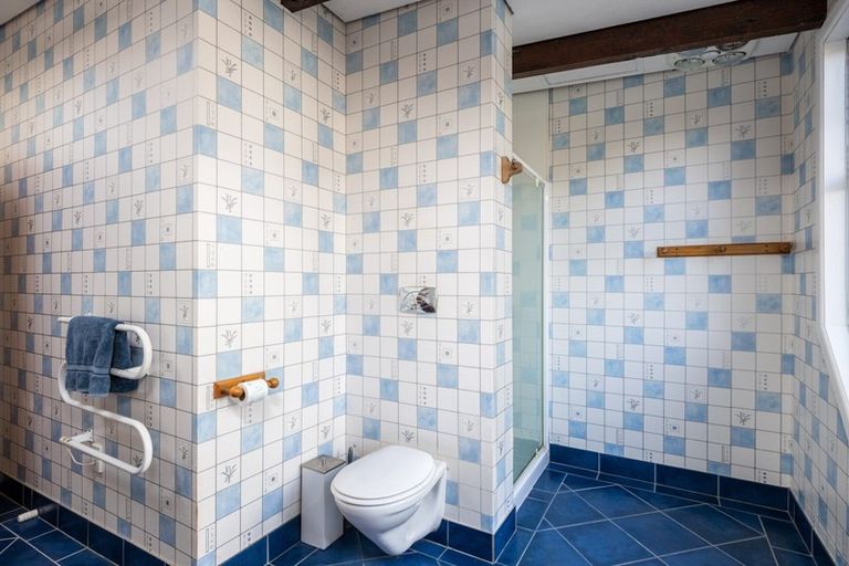 Photo of property in 3a Montana Place, Merrilands, New Plymouth, 4312