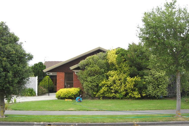 Photo of property in 11 Jacaranda Place, Parklands, Christchurch, 8083
