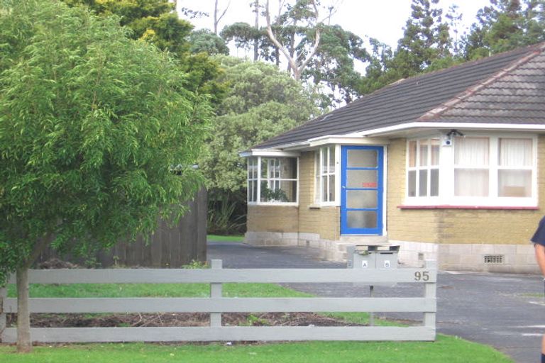 Photo of property in 2/95 Rathgar Road, Henderson, Auckland, 0610