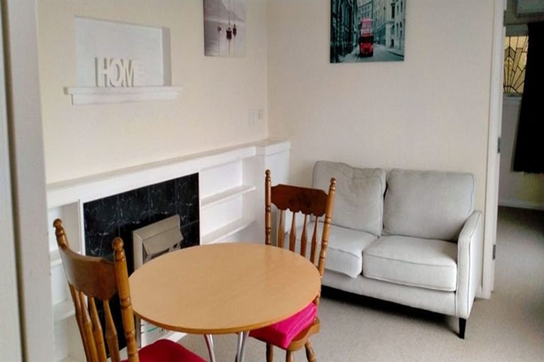 Photo of property in 112 Grafton Road, Roseneath, Wellington, 6011