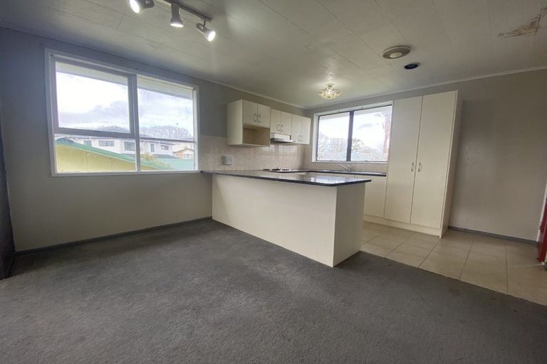 Photo of property in 11 Tomlin Place, Mangere East, Auckland, 2024