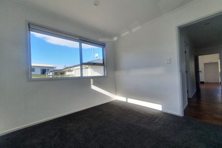 Photo of property in 1/107 Archmillen Avenue, Pakuranga Heights, Auckland, 2010