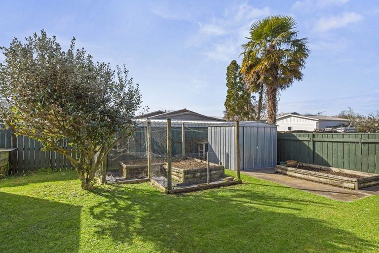 Photo of property in 14 Catalina Drive, Melville, Hamilton, 3206