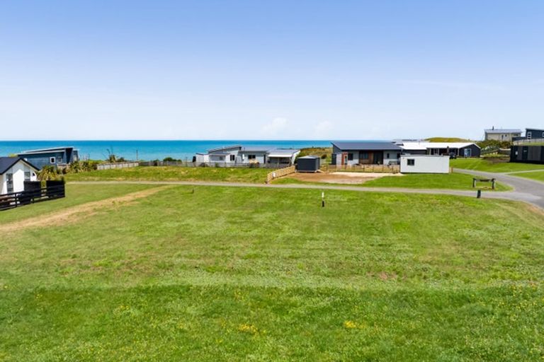 Photo of property in 3 Ironsands, Waverley, 4591