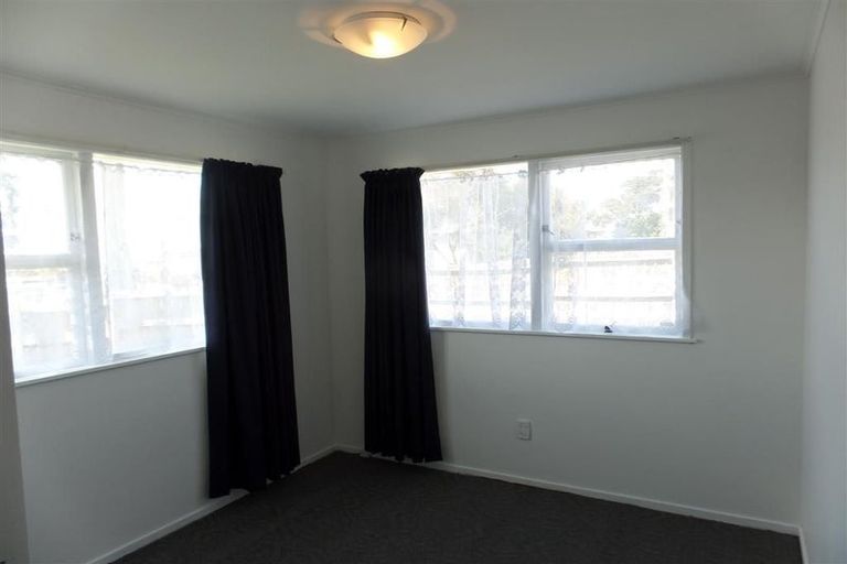 Photo of property in 14 Helena Street, Massey, Auckland, 0614