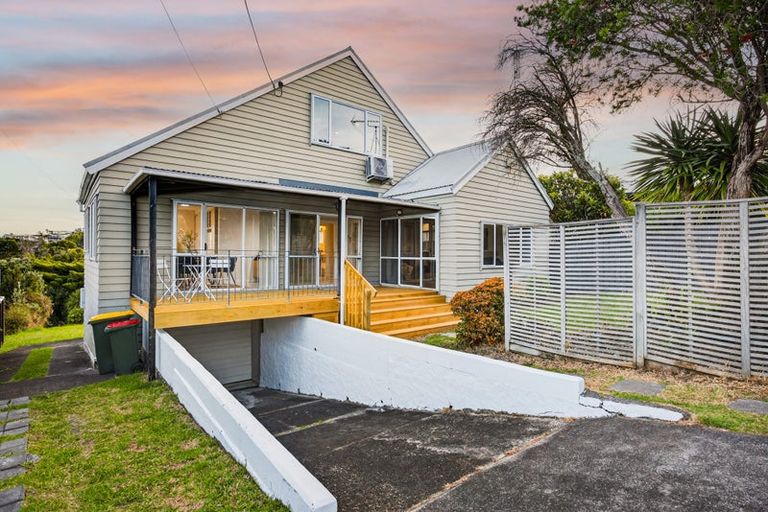 Photo of property in 20 Peter Terrace, Castor Bay, Auckland, 0620
