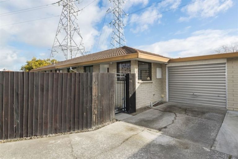 Photo of property in 2/99 Denise Crescent, Hornby, Christchurch, 8042