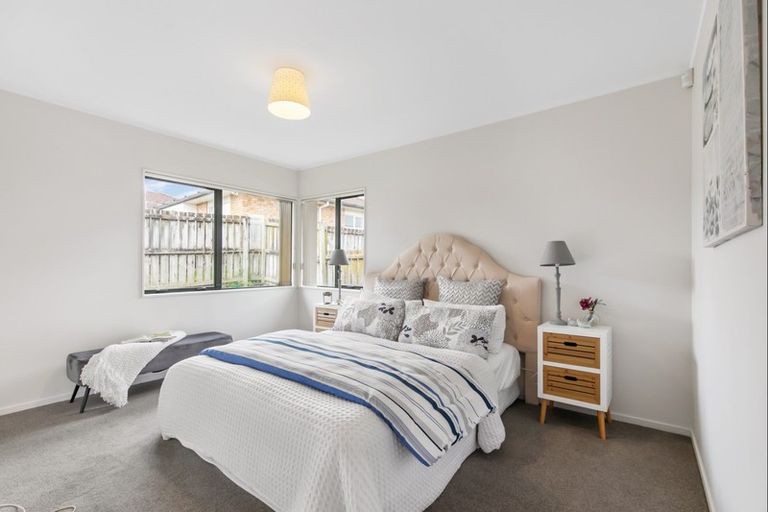Photo of property in 64 Naylors Drive, Mangere, Auckland, 2022