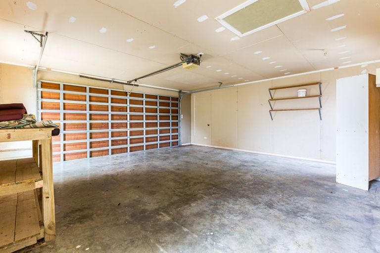 Photo of property in 92 Navigation Drive, Whitby, Porirua, 5024