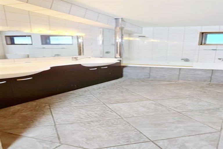 Photo of property in 1022 Whangaparaoa Road, Tindalls Beach, Whangaparaoa, 0930