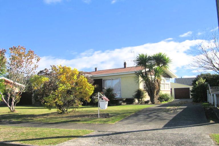 Photo of property in 8 Grant Place, Greenmeadows, Napier, 4112