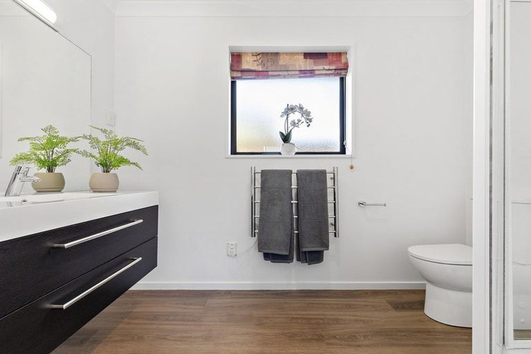 Photo of property in 8 Seclusion Lane, Parklands, Christchurch, 8083