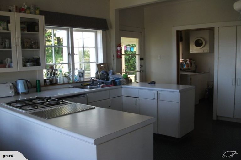 Photo of property in 6 Thorby Street, Northland, Wellington, 6012