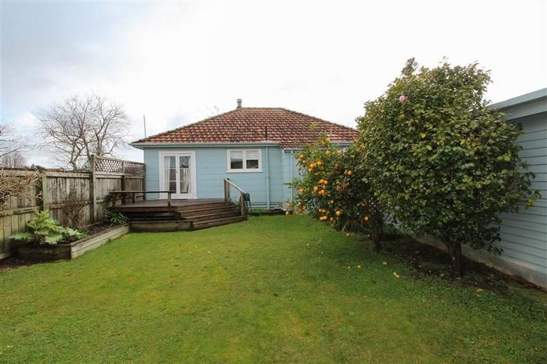 Photo of property in 16 Tranmere Road, Fairfield, Hamilton, 3214