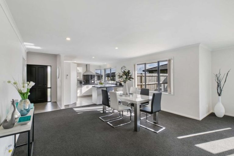 Photo of property in 37 Rainey Crescent, Papamoa Beach, Papamoa, 3118