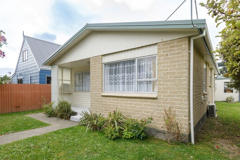 Photo of property in 21 Aparima Avenue, Miramar, Wellington, 6022