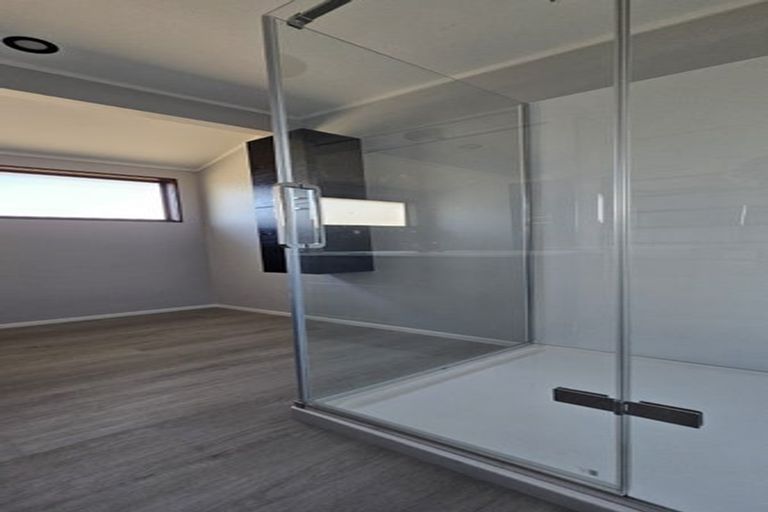 Photo of property in 1/25 Sartors Avenue, Northcross, Auckland, 0630