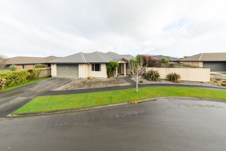 Photo of property in 21 Cleveland Heights, Kelvin Grove, Palmerston North, 4414