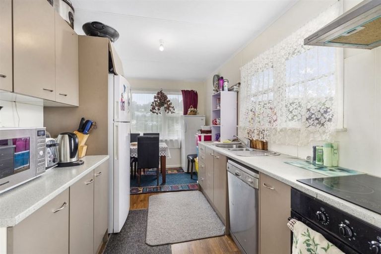 Photo of property in 25 Swansea Street, Cannons Creek, Porirua, 5024