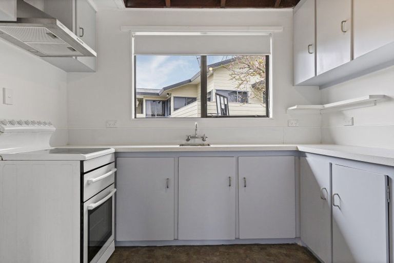 Photo of property in 2 Gladstone Grove, Richmond Heights, Taupo, 3330