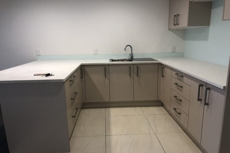 Photo of property in 2/78 Archers Road, Glenfield, Auckland, 0629