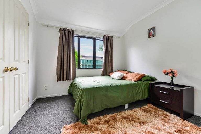 Photo of property in 14 Catalina Drive, Melville, Hamilton, 3206