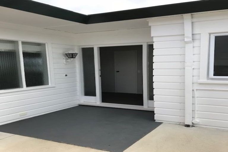 Photo of property in 11 Lynton Road, Bucklands Beach, Auckland, 2012