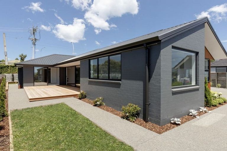 Photo of property in 16 Lusk Street, Rangiora, 7400