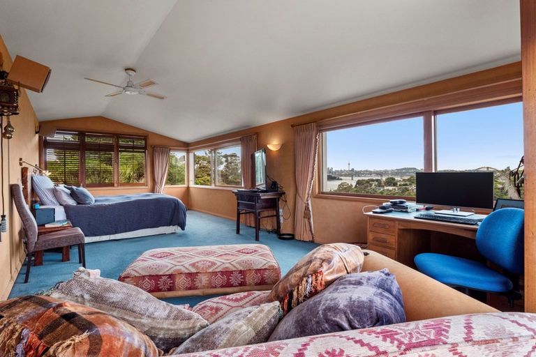 Photo of property in 37 Fairfax Avenue, Northcote, Auckland, 0627