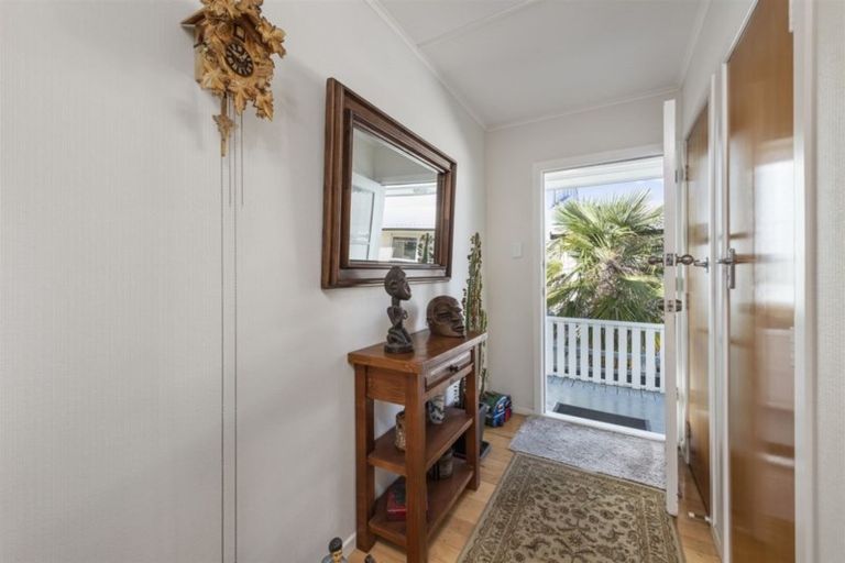 Photo of property in 34 Pitau Road, Mount Maunganui, 3116