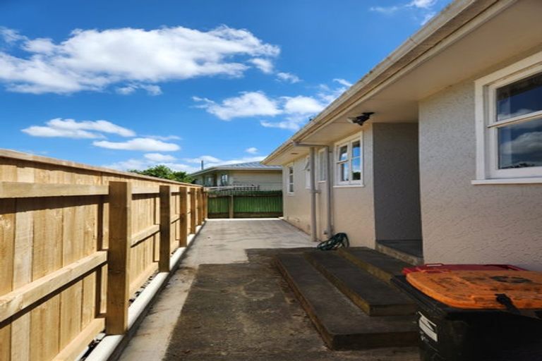 Photo of property in 4 Woburn Place, Takaro, Palmerston North, 4412