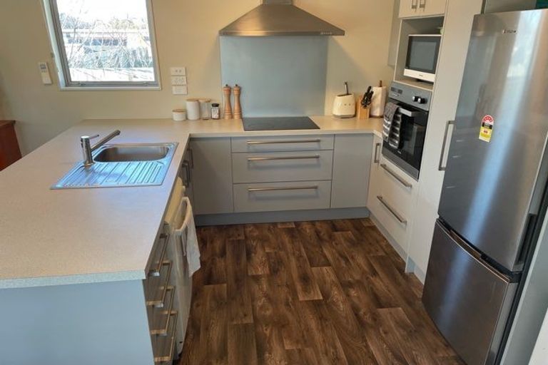 Photo of property in 17a Kaplan Avenue, Islington, Christchurch, 8042