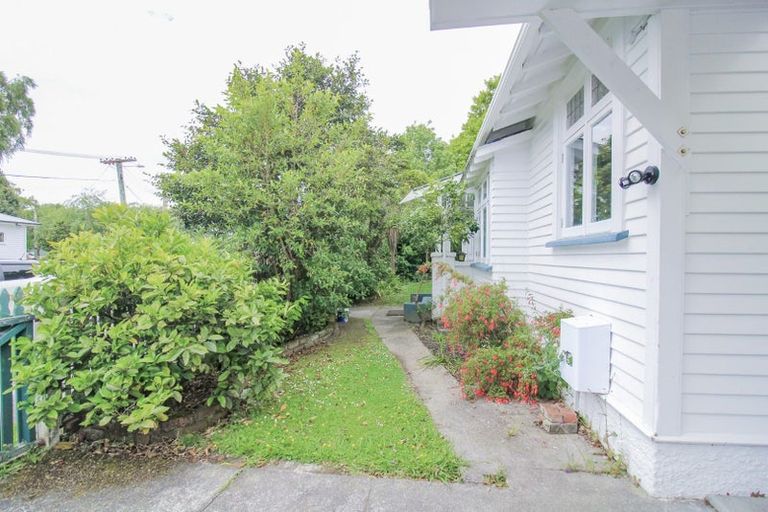 Photo of property in 34 Birdwood Road, Waterloo, Lower Hutt, 5011