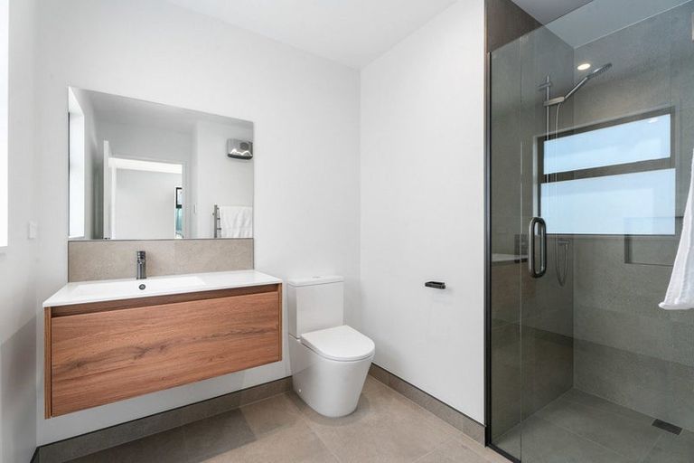 Photo of property in 2 Tuohy Lane, Wanaka, 9305