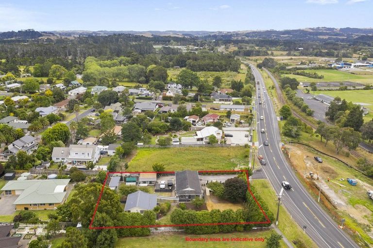 Photo of property in 395 Main Road, Huapai, Kumeu, 0810
