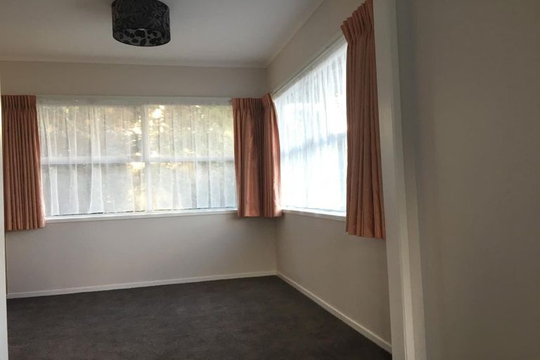 Photo of property in 25 Walnut Lane, Browns Bay, Auckland, 0630
