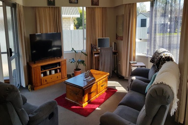 Photo of property in 8 Hegan Place, Rangiora, 7400