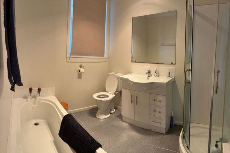 Photo of property in 6 Barberry Lane, Te Atatu Peninsula, Auckland, 0610