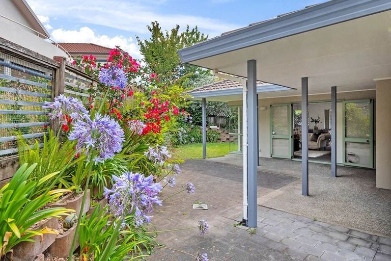 Photo of property in 38 Harbour Lights Close, West Harbour, Auckland, 0618