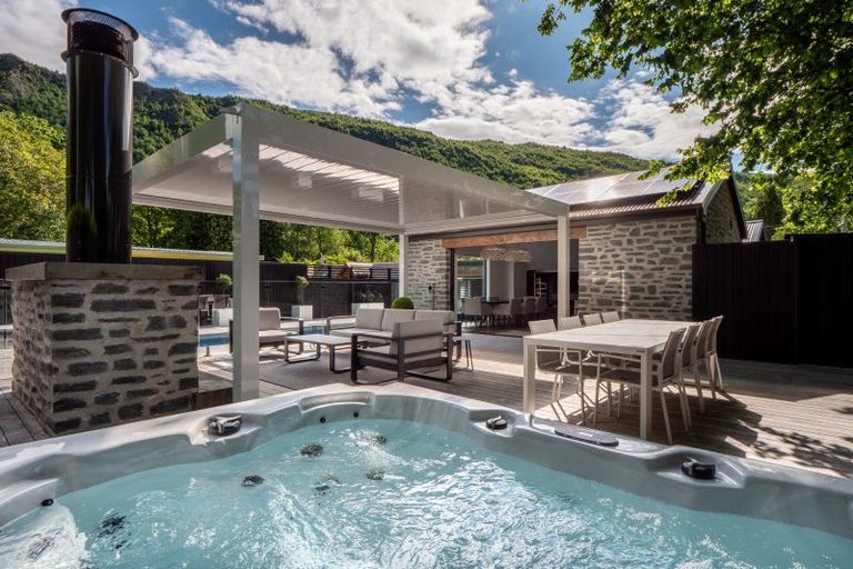 Photo of property in 4 Cardigan Street, Arrowtown, 9302