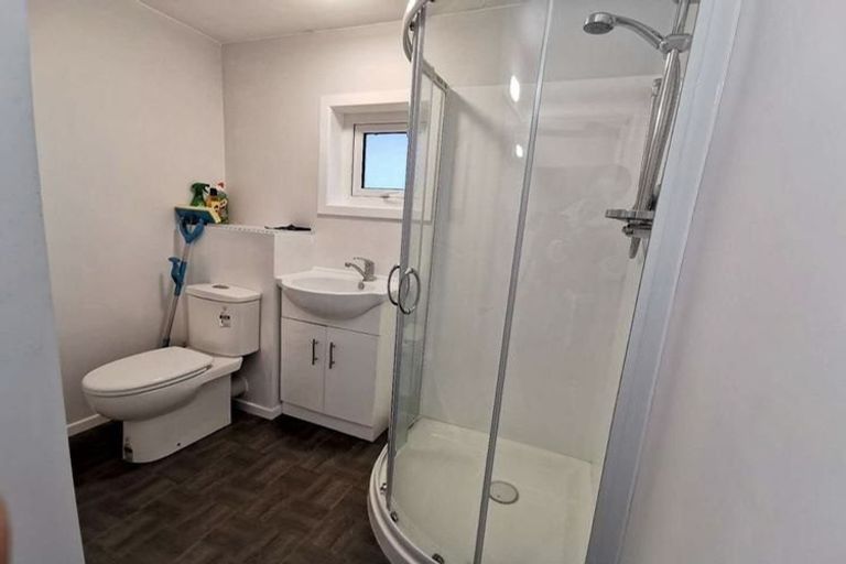 Photo of property in 2/42c Schnapper Rock Road, Schnapper Rock, Auckland, 0632