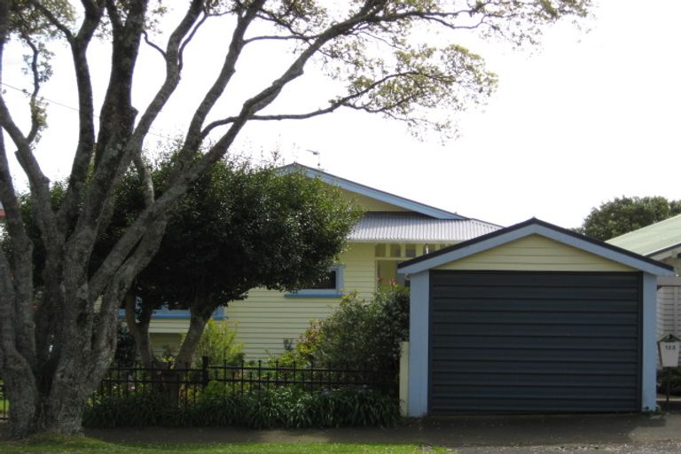 Photo of property in 121 Pendarves Street, New Plymouth, 4312